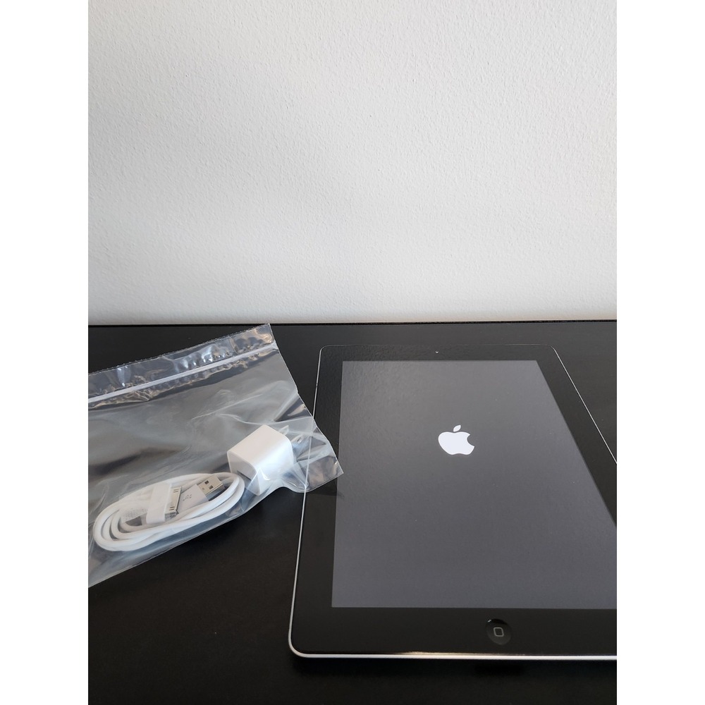 Apple iPad 2 16GB, Wi-Fi, 9.7in - Black W/ New Charger